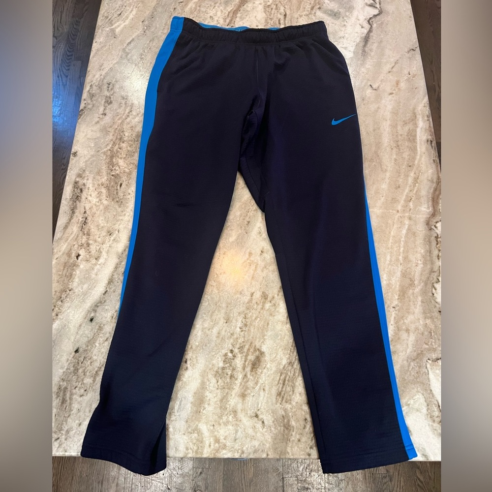 Men’s size XL Therma Fit navy & blue joggers